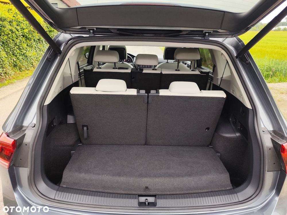 Volkswagen Tiguan Allspace - 17