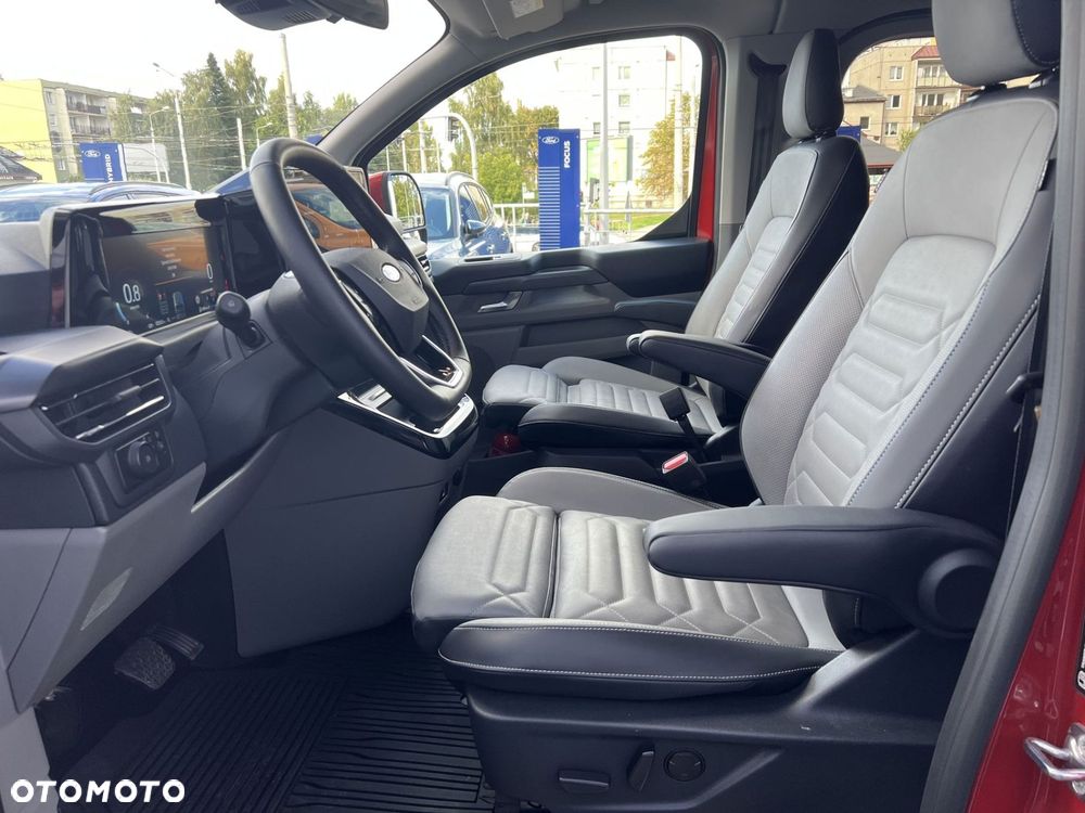 Ford Tourneo Custom - 28