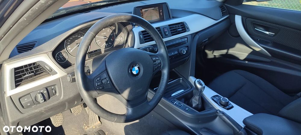 BMW Seria 3 320d - 10