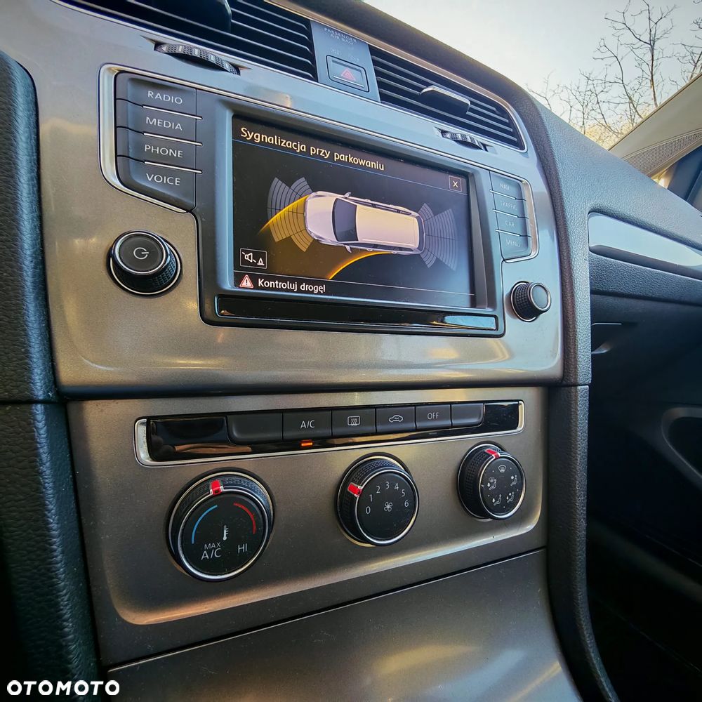 Volkswagen Golf 1.6 TDI BMT Highline - 11