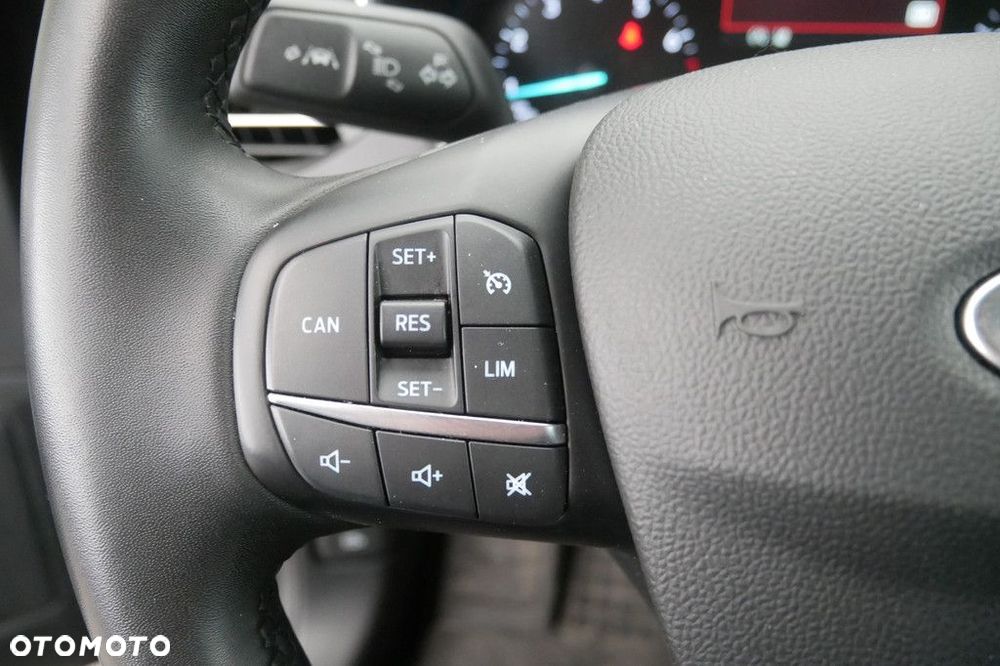 Ford Focus 1.0 EcoBoost Titanium - 24