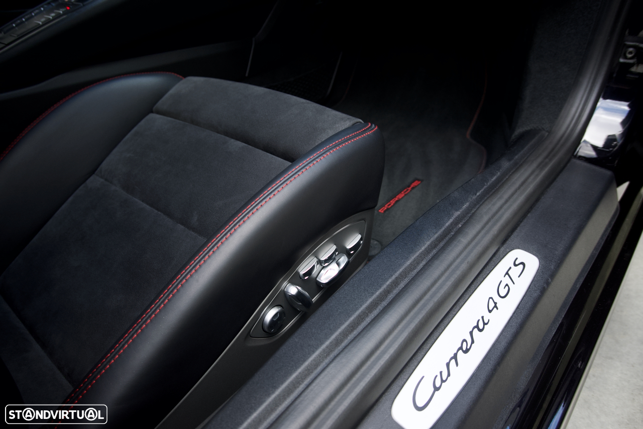 Porsche 911 (991) Carrera 4 GTS PDK - 22