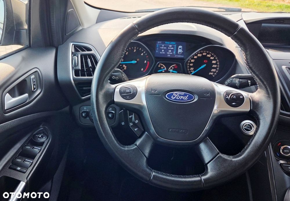 Ford Kuga 2.0 TDCi 2x4 Titanium - 33