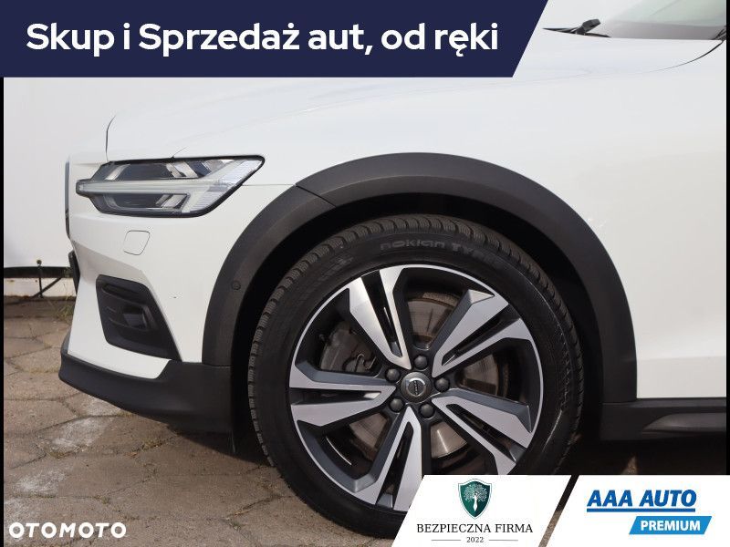 Volvo V60 Cross Country - 15