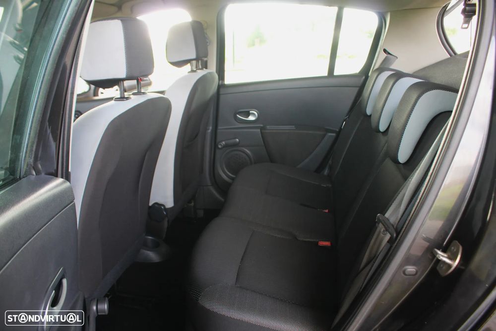 Renault Clio 1.2 16V Rip Curl II - 28