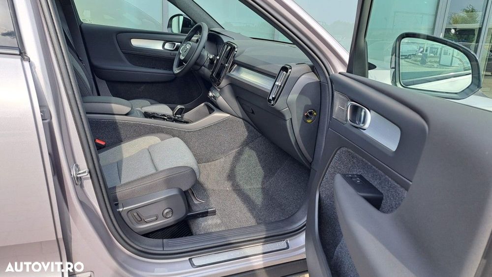 Volvo XC 40 B3 AT FWD MHEV Plus Dark - 14