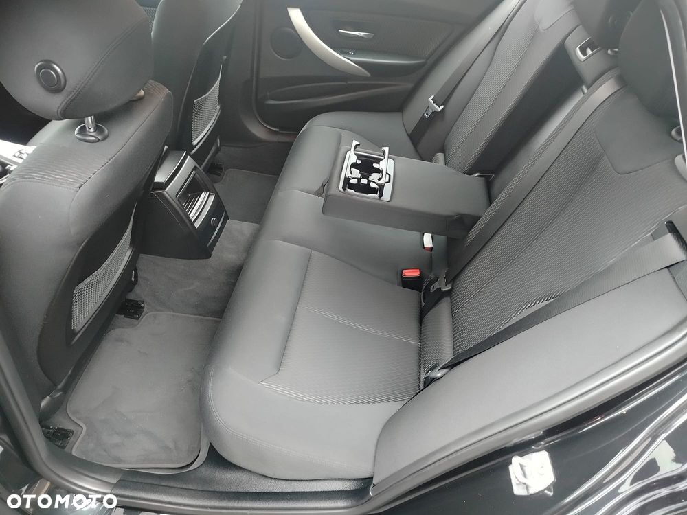 BMW Seria 3 - 16