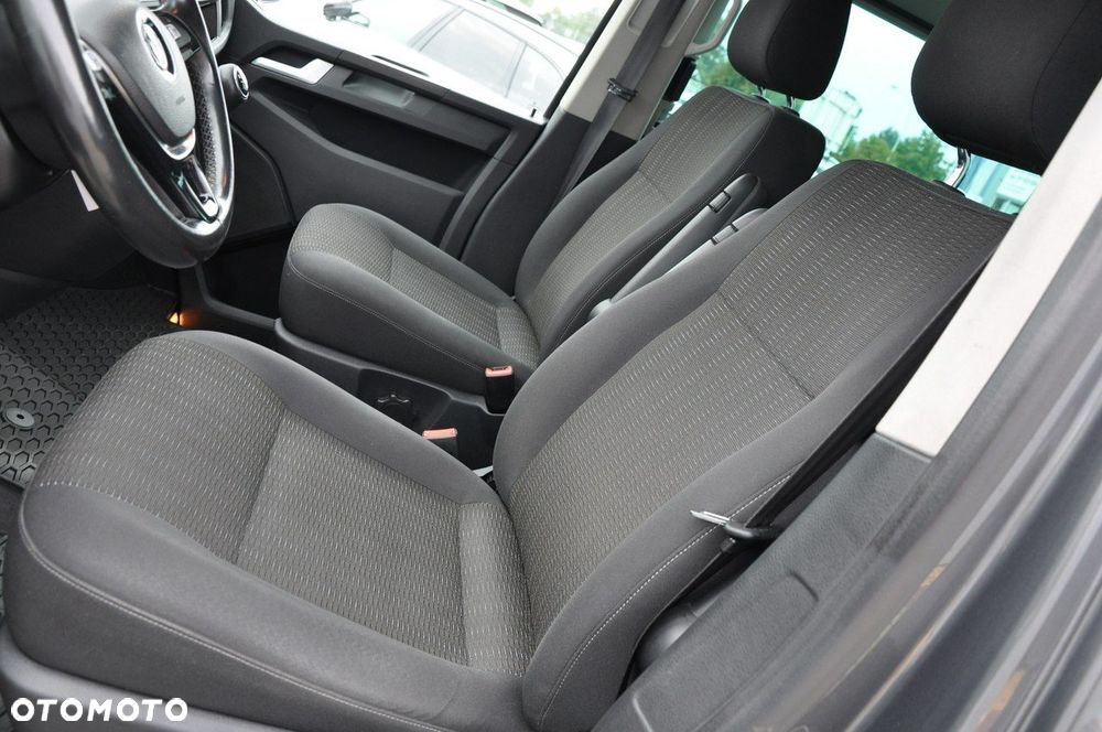 Volkswagen Caravelle - 12