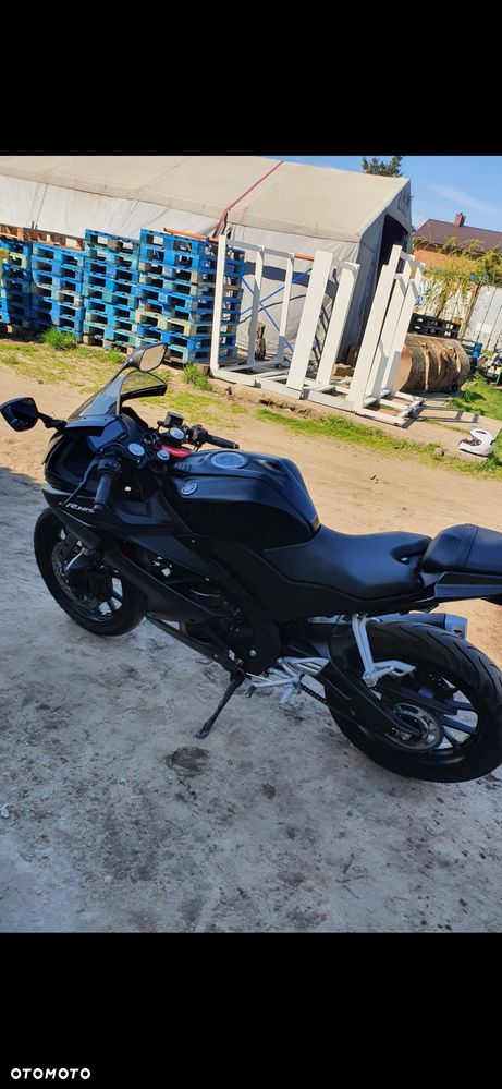 Yamaha YZF - 4