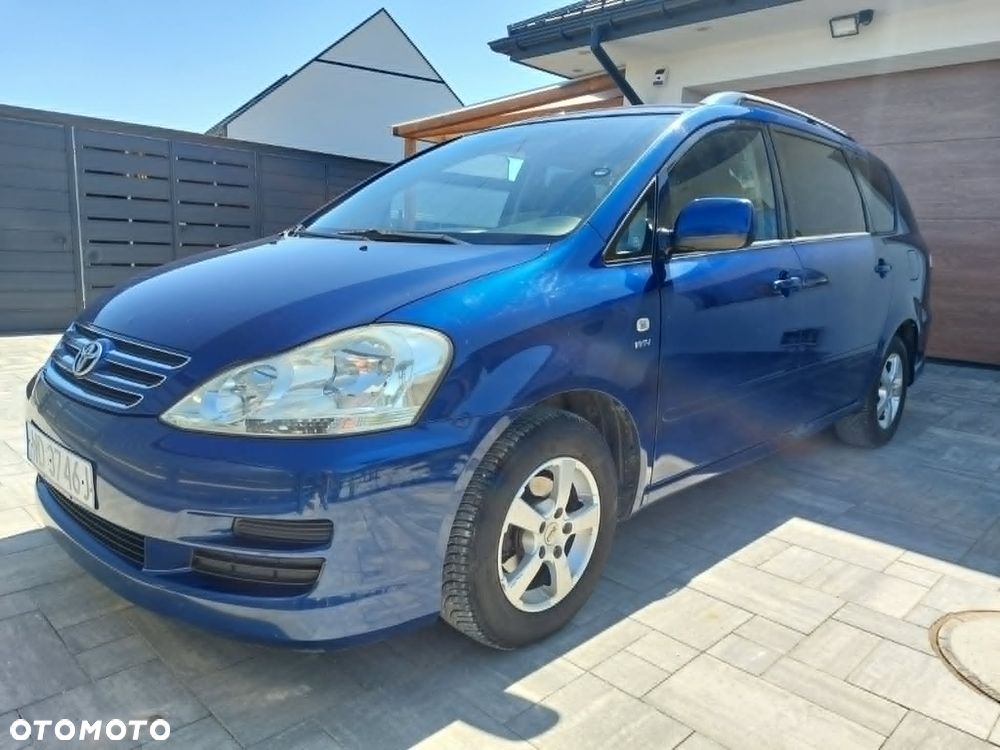 Toyota Avensis Verso Executive - 2