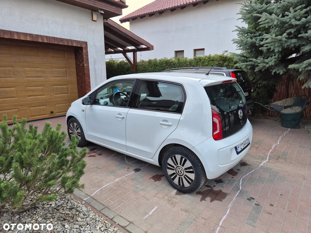 Volkswagen Up 2015 photo 5