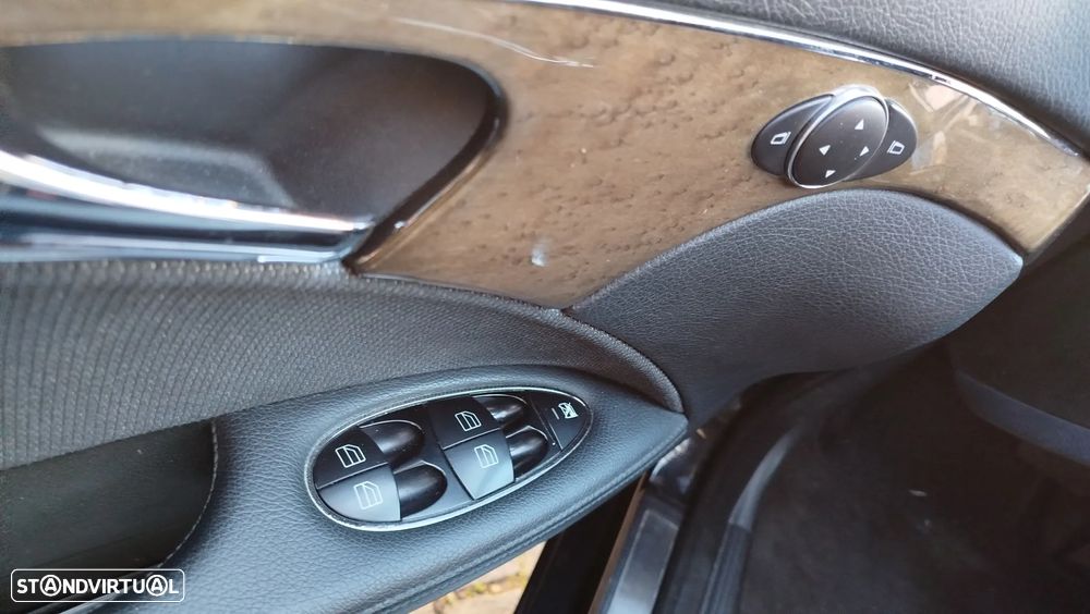 Mercedes-Benz E 220 CDi Avantgarde BE Auto. - 11