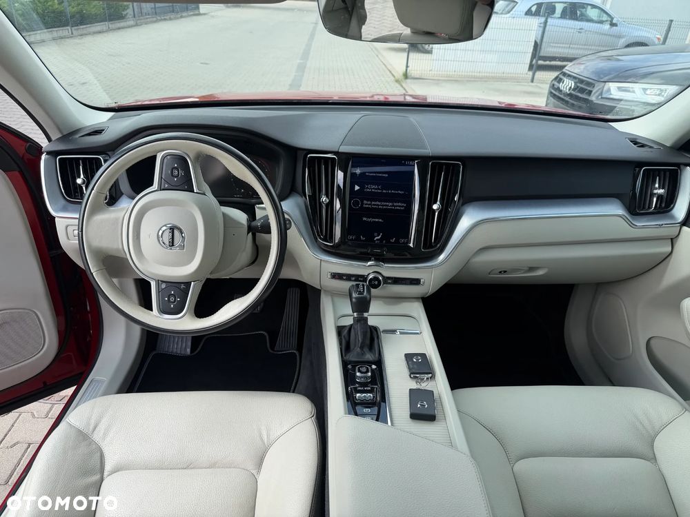 Volvo XC 60 T5 AWD Momentum - 9