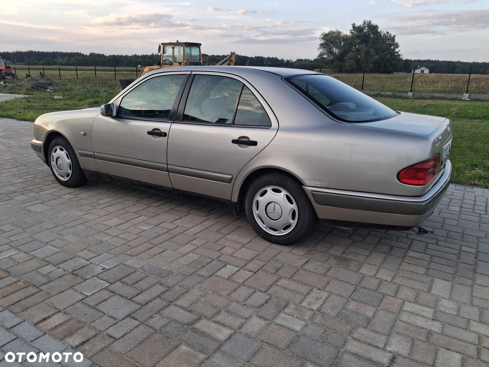 Mercedes-Benz Klasa E - 2