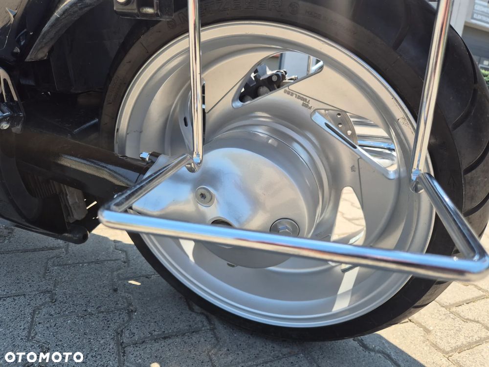 Suzuki Intruder - 15