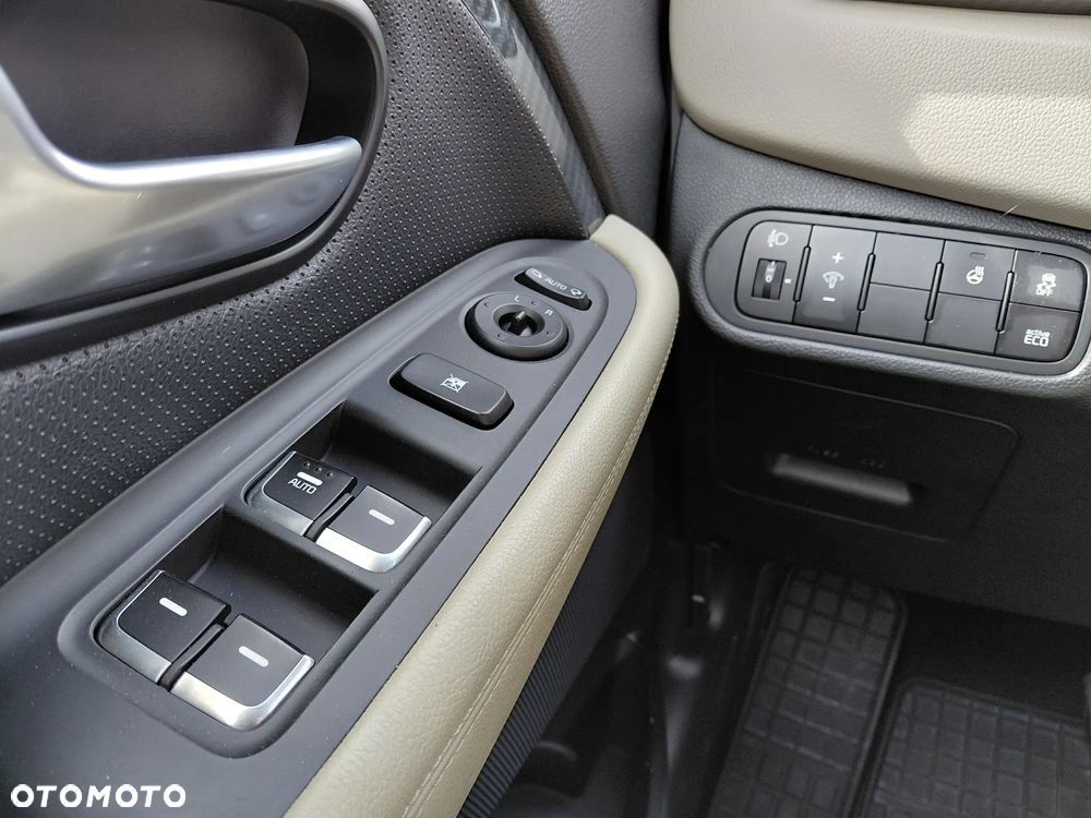 Kia Carens 1.7 CRDi Business Line 7DCT - 14