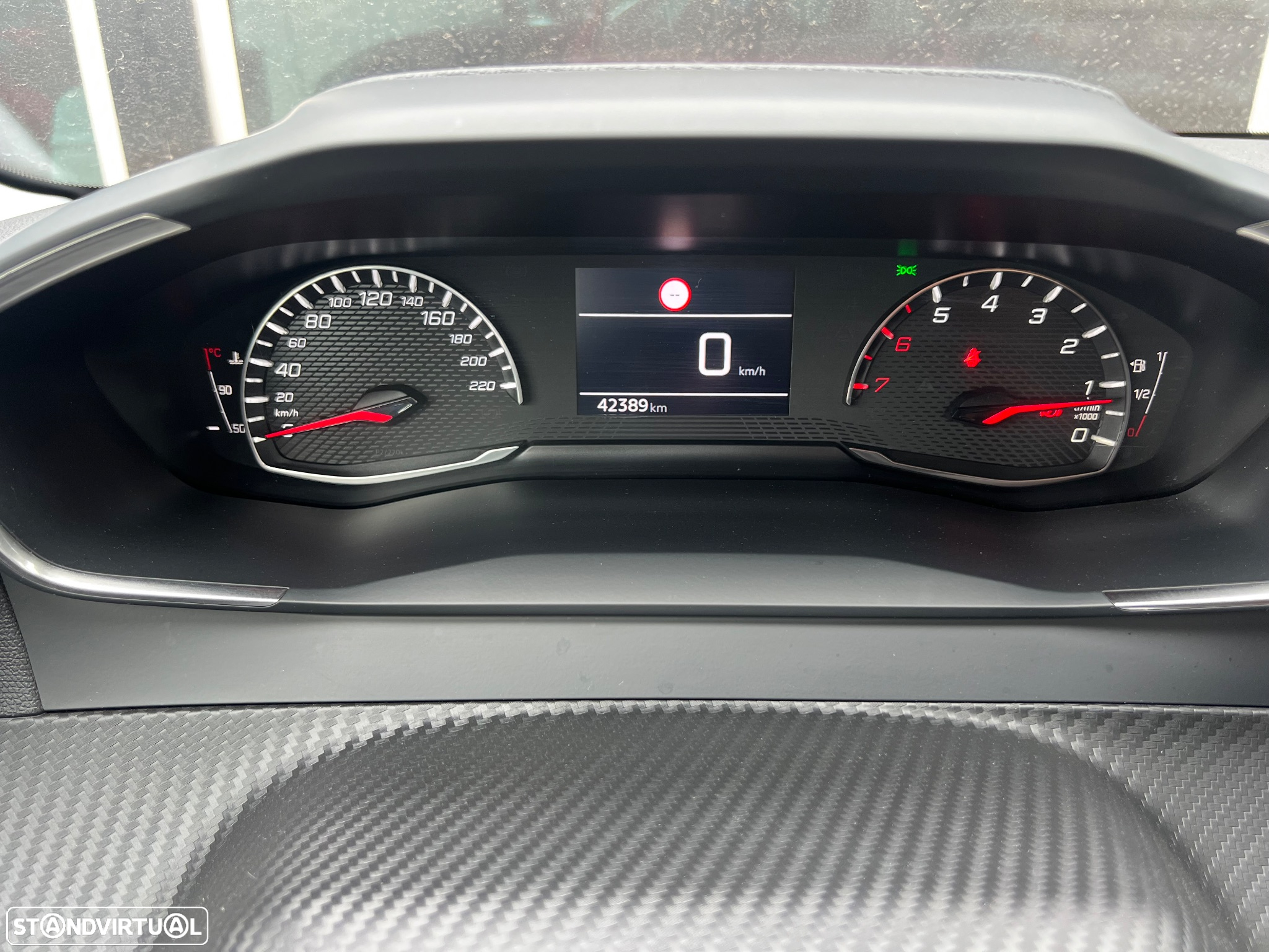 Peugeot 208 1.2 PureTech SE Style - 12