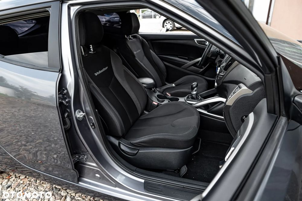 Hyundai Veloster 1.6 GDI Style - 29