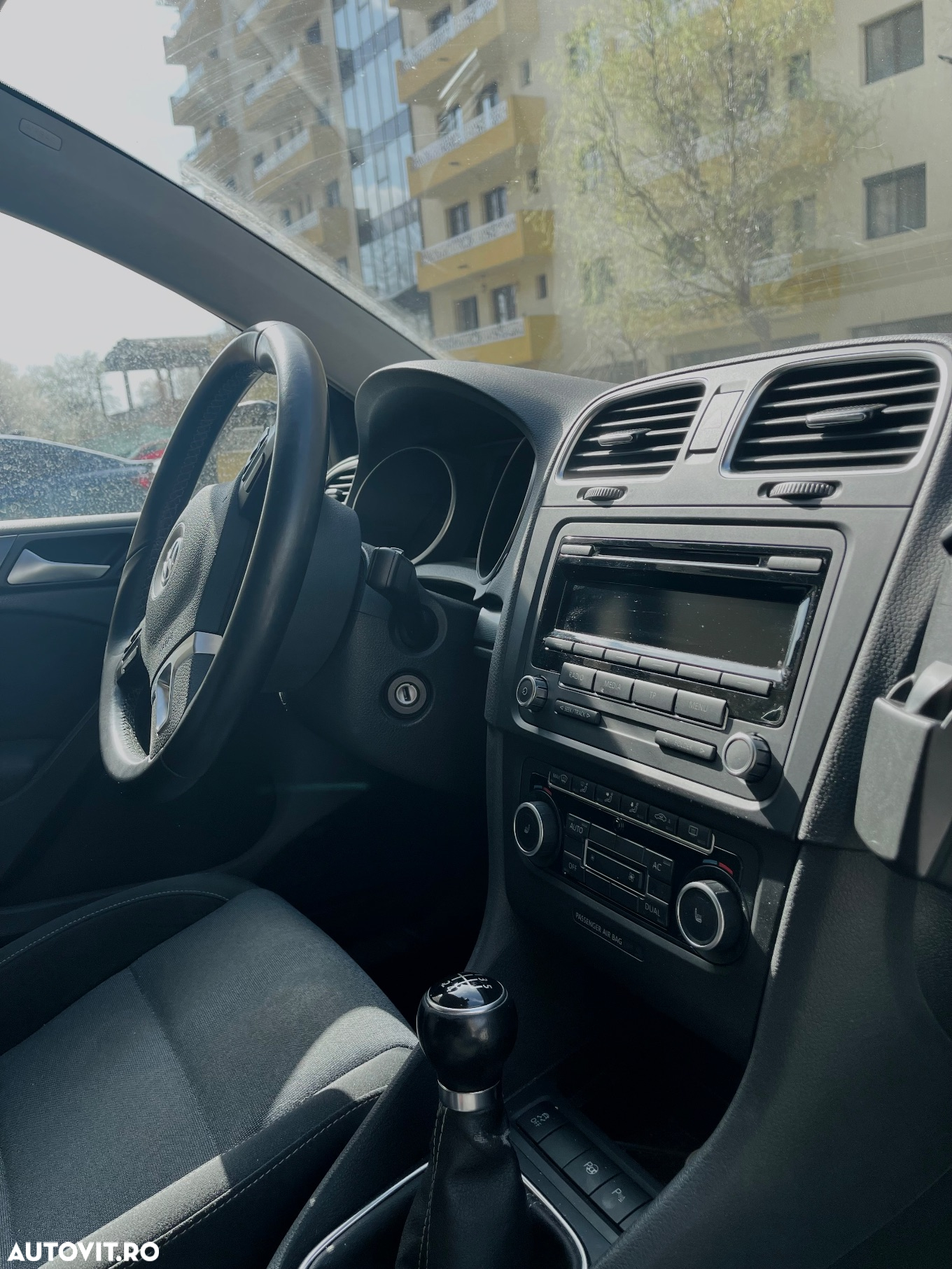 Volkswagen Golf - 24