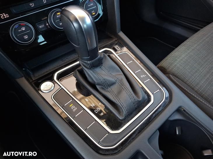 Volkswagen Passat 2.0 TDI SCR DSG Elegance - 29