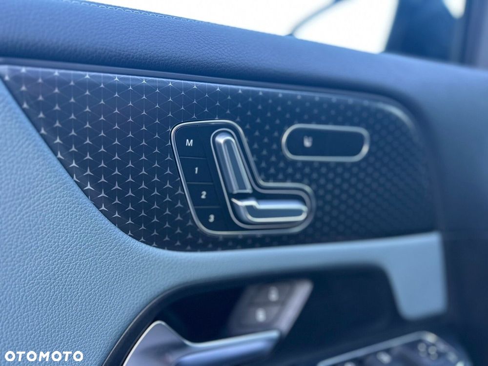 Mercedes-Benz GLA - 14