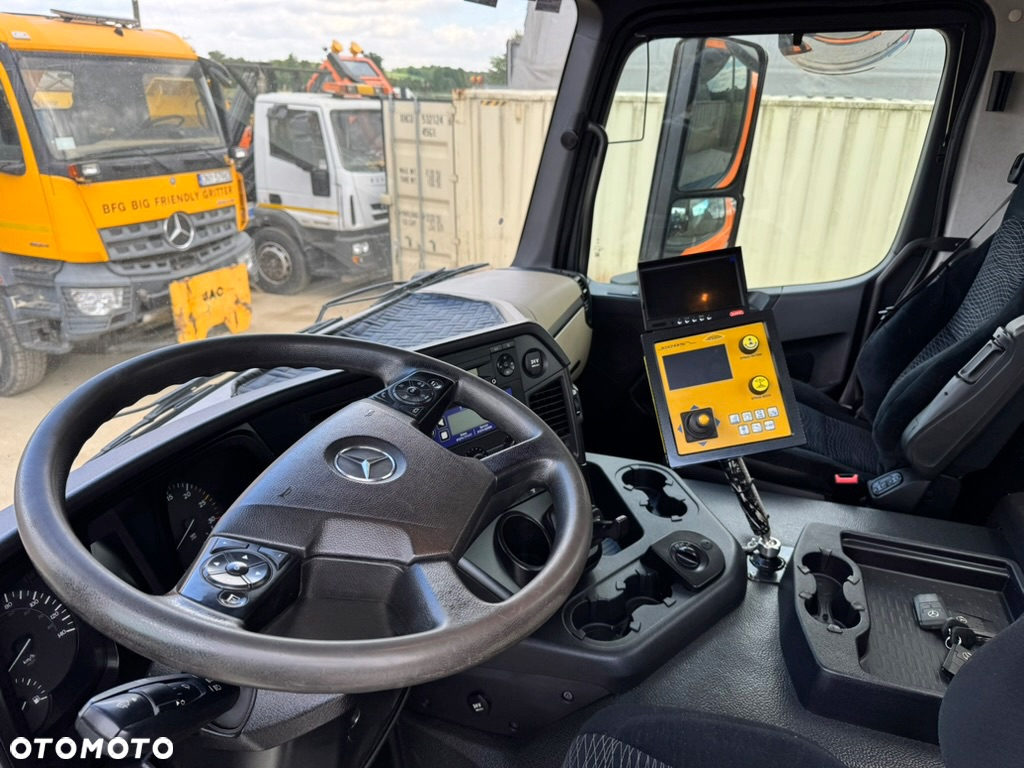 Mercedes-Benz AROCS 1824 - 15