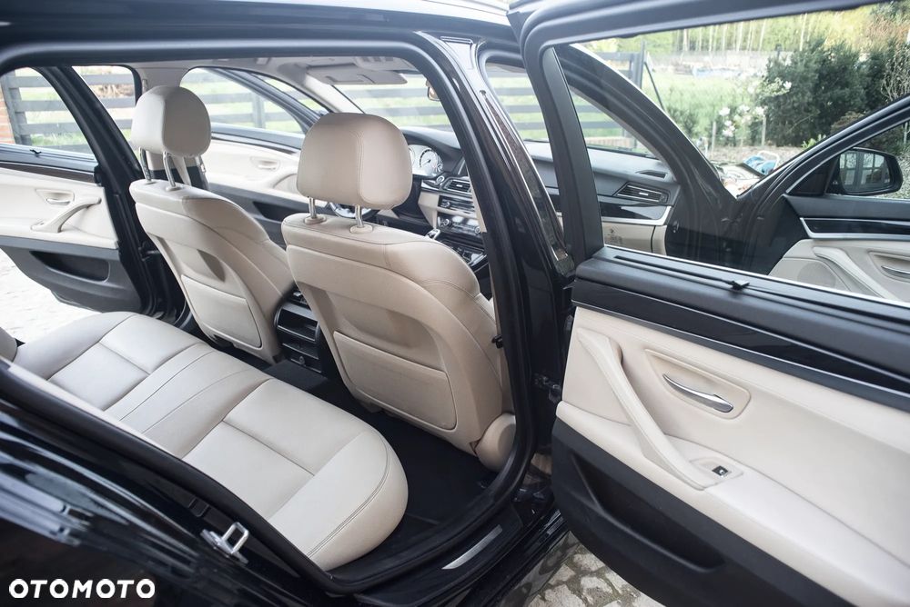 BMW Seria 5 530d Sport-Aut Luxury Line - 13