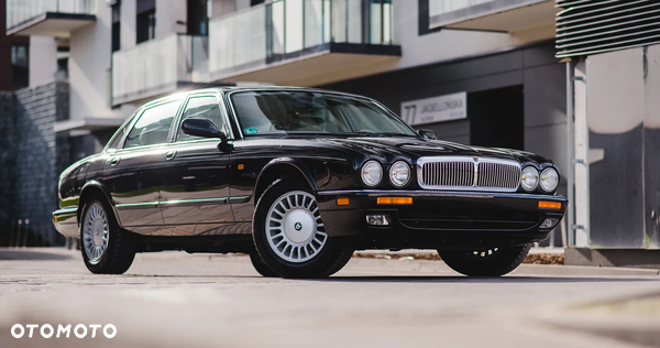 Jaguar XJ