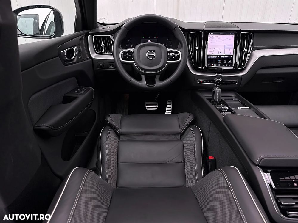 Volvo XC 60 B4 D AWD Plus Dark - 20