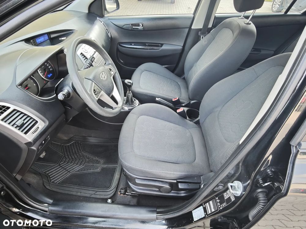 Hyundai i20 1.2 FIFA WM Edition - 10