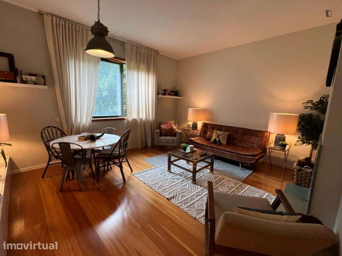 Apartamento com 2 quartos - localizado em Paranhos Porto - Grande imagem: 2/17