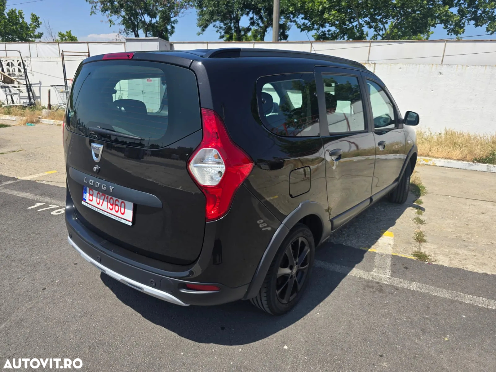 Dacia Lodgy 1.2 TCe 115 CP Stepway - 11