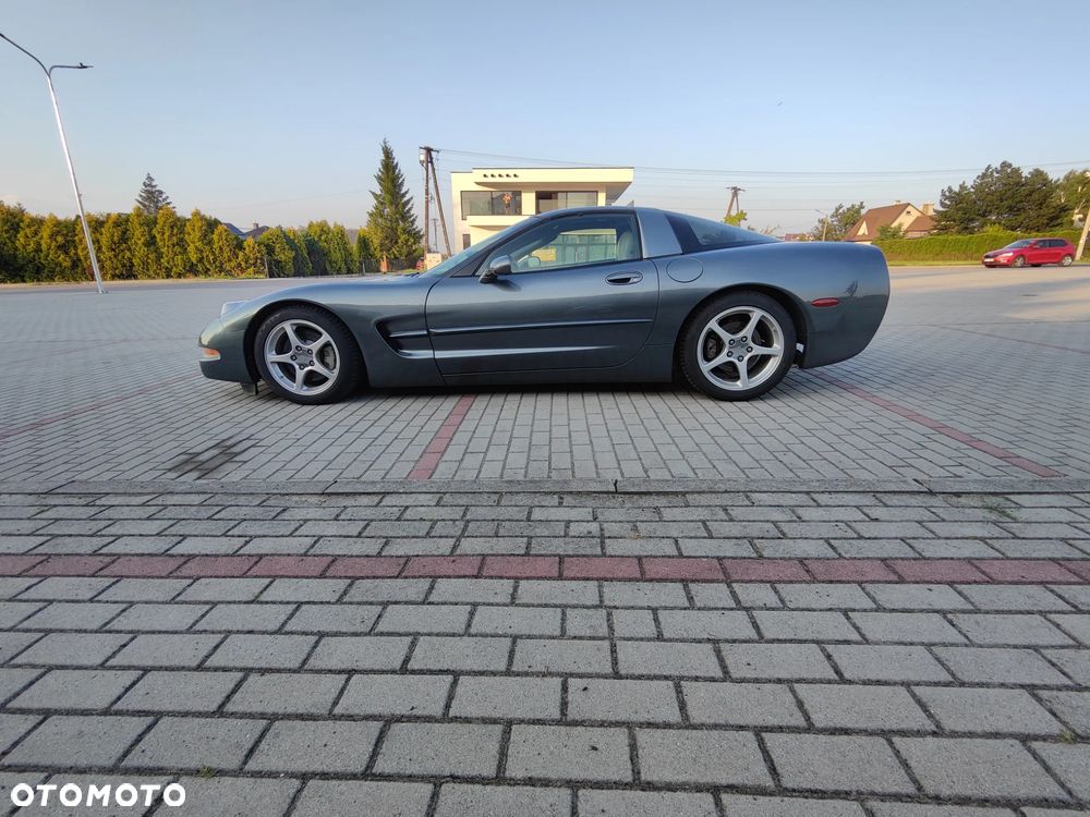 Chevrolet Corvette - 2