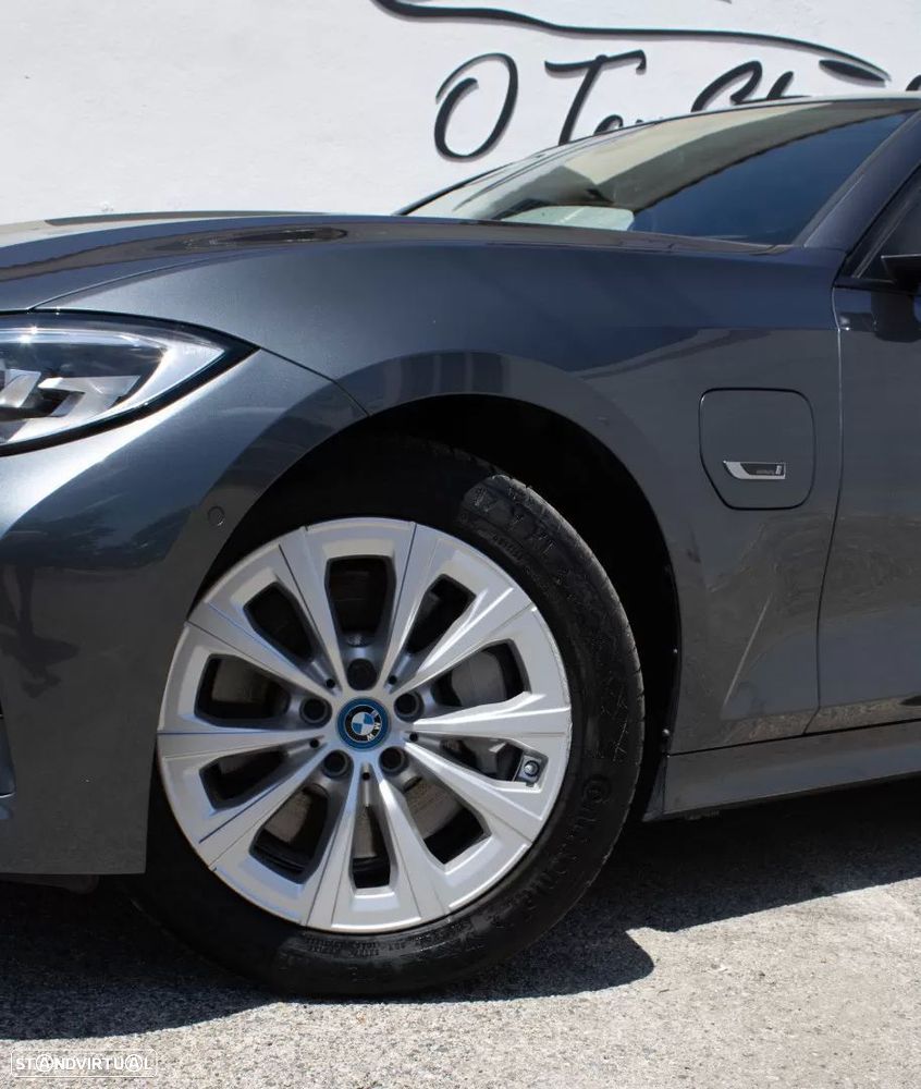 BMW 330 e Aut. Sport Line - 7