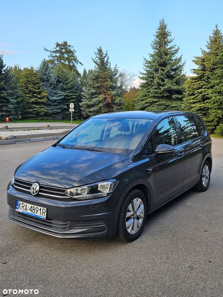 Volkswagen Touran - 1