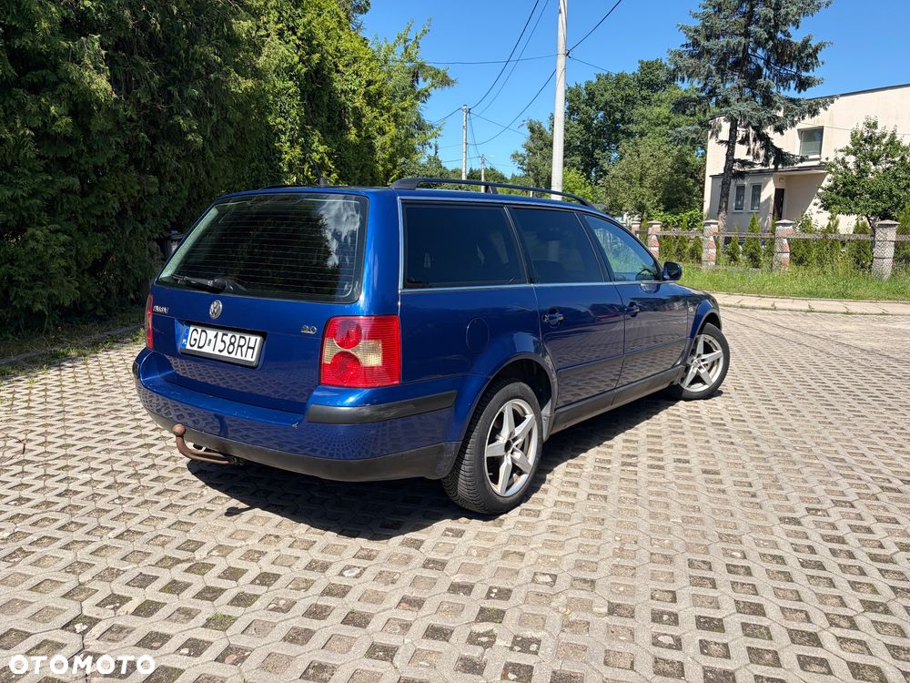 Volkswagen Passat - 4