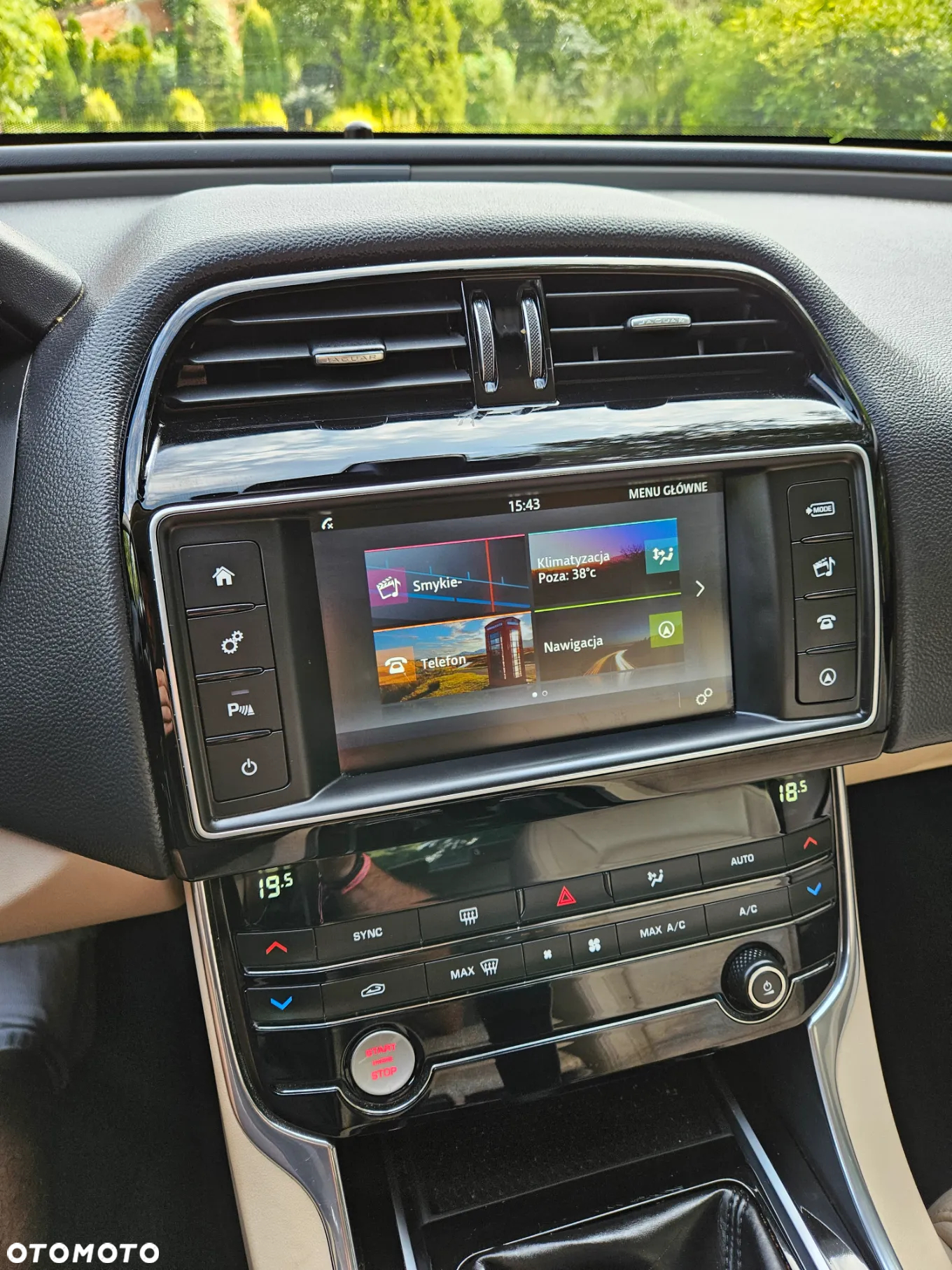 Jaguar XE 2.0 D Prestige - 10
