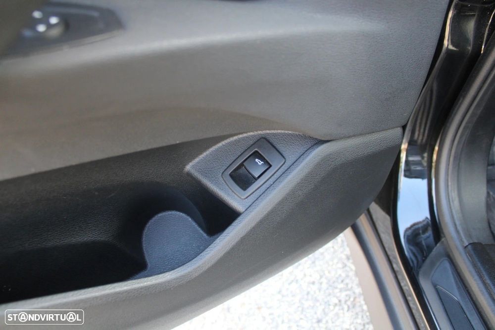 BMW X1 16 d sDrive Advantage Auto - 33