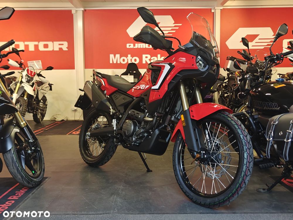 QJMOTOR SRT 300DX - 10