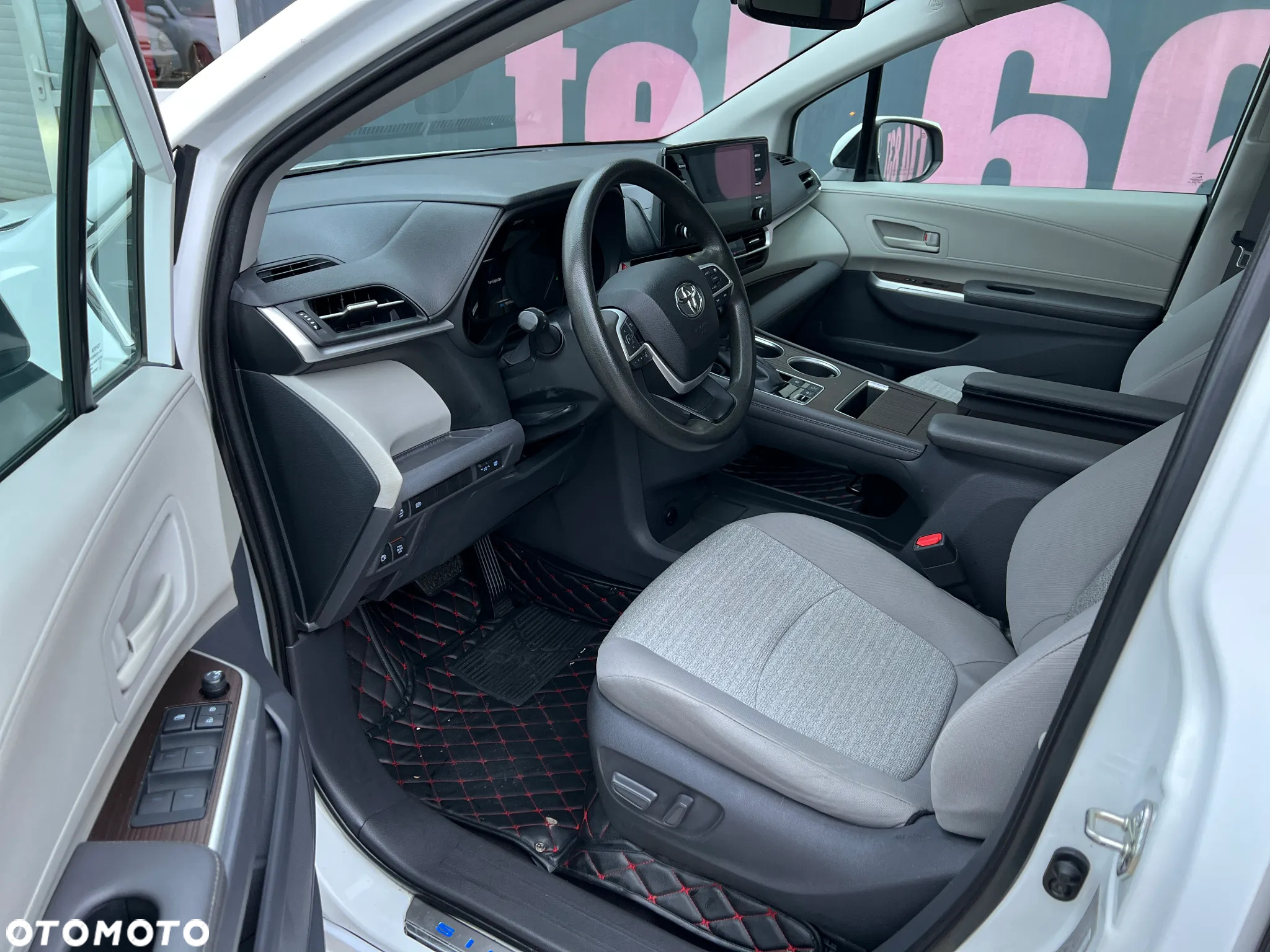 Toyota Sienna - 20