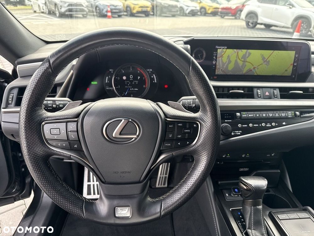 Lexus ES 300h F Sport Edition - 16