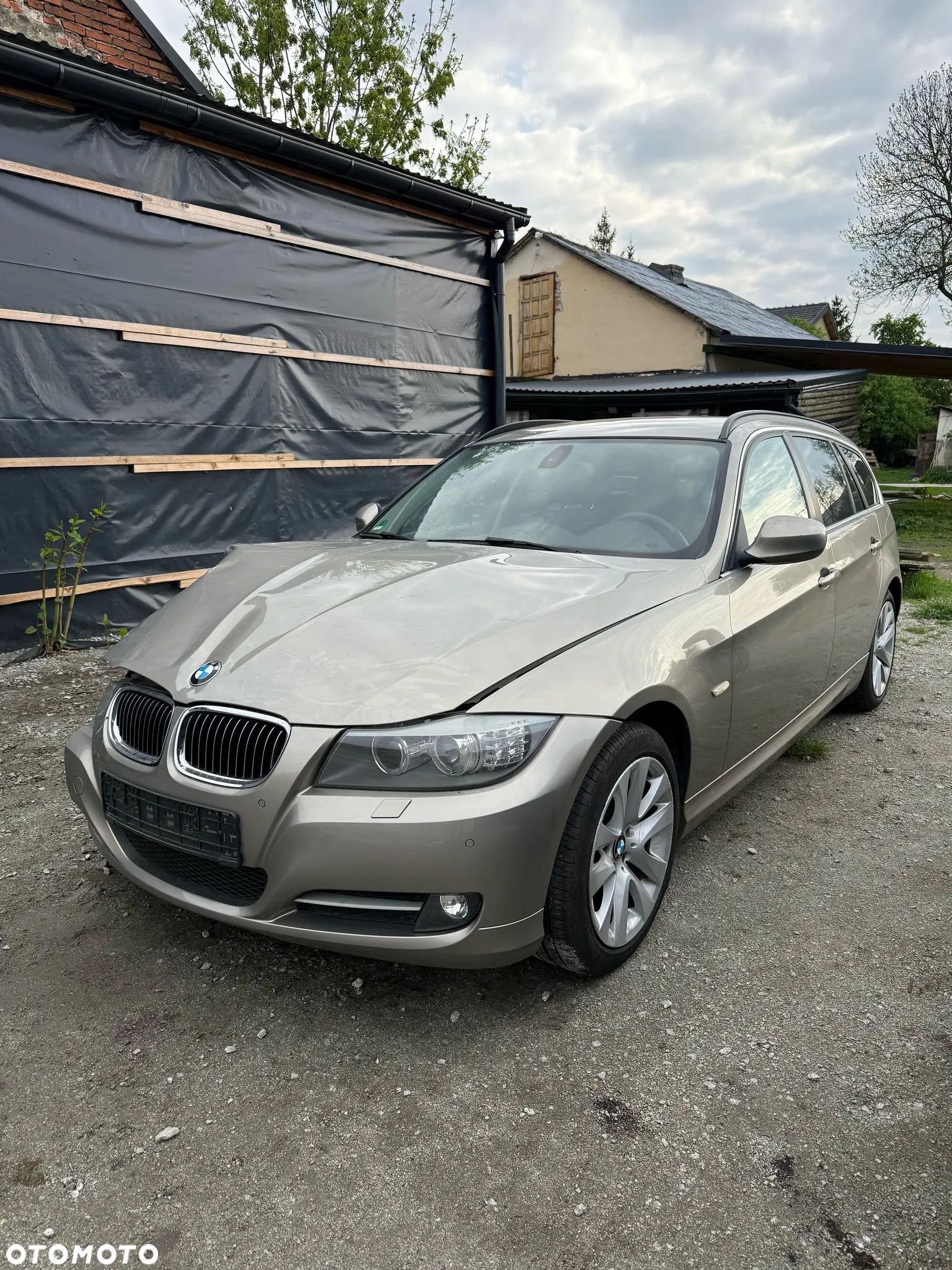 BMW Seria 3 320i Touring - 1
