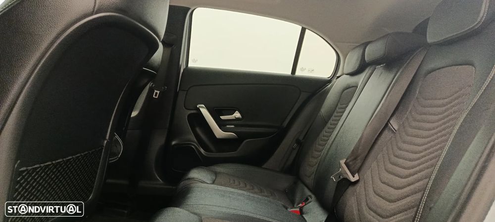 Mercedes-Benz A 250 e - 30