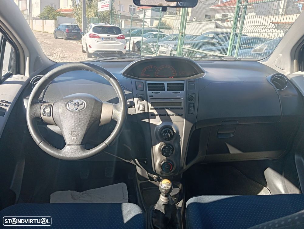 Toyota Yaris 1.0 VVT-i AC - 12