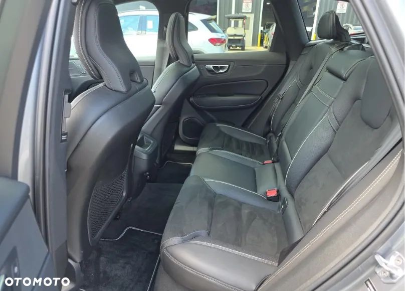 Volvo XC 60 T5 AWD R-Design - 11