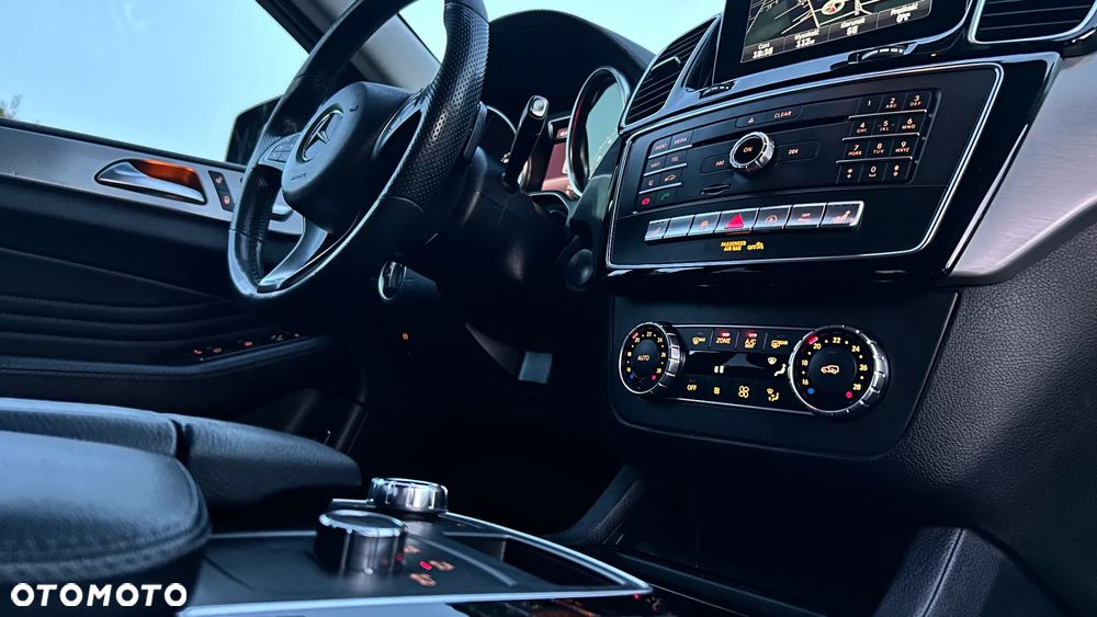 Mercedes-Benz GLE 400 4-Matic 9G-TRONIC - 32