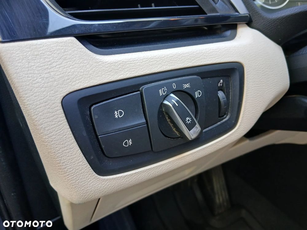 BMW X1 sDrive18d - 15