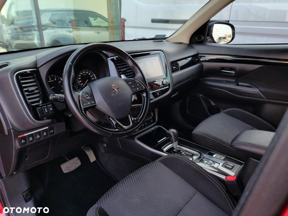 Mitsubishi Outlander - 19