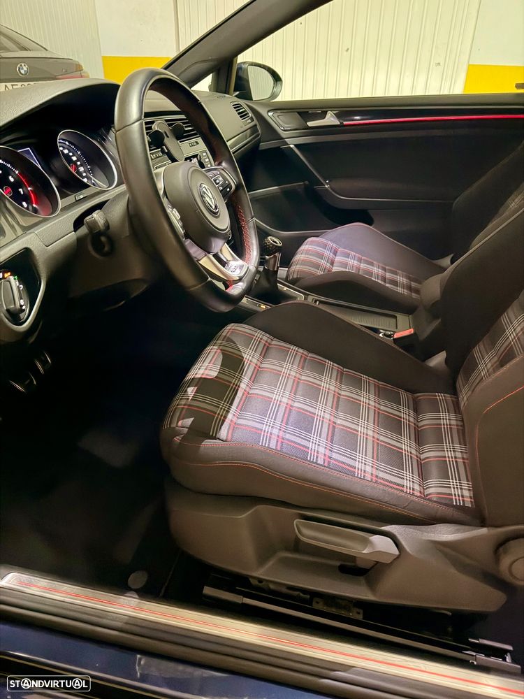 VW Golf GTI Performance BlueMotion - 9