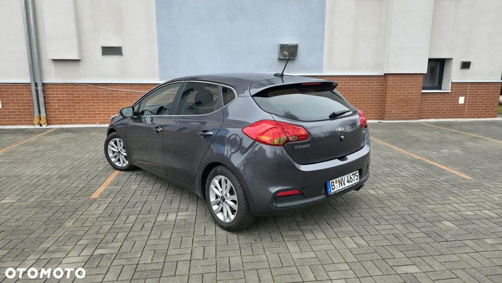 Kia Ceed 1.6 CRDi 136 ISG Spirit - 12